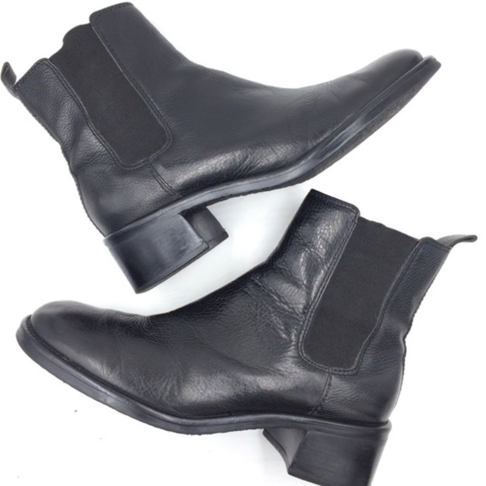 Vintage black leather Rockport Chelsea ankle boots